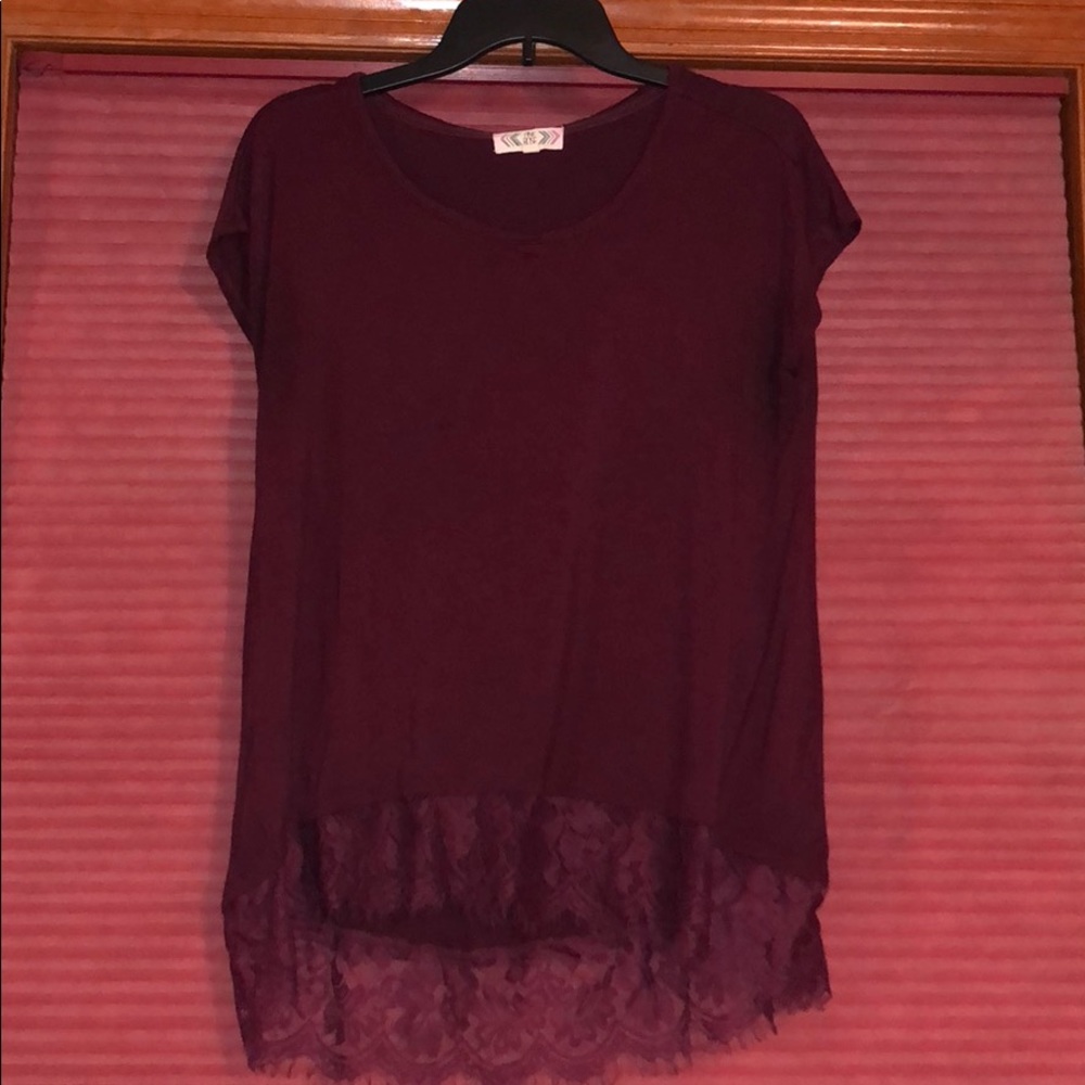 Burgundy t shirt with lace bottom
